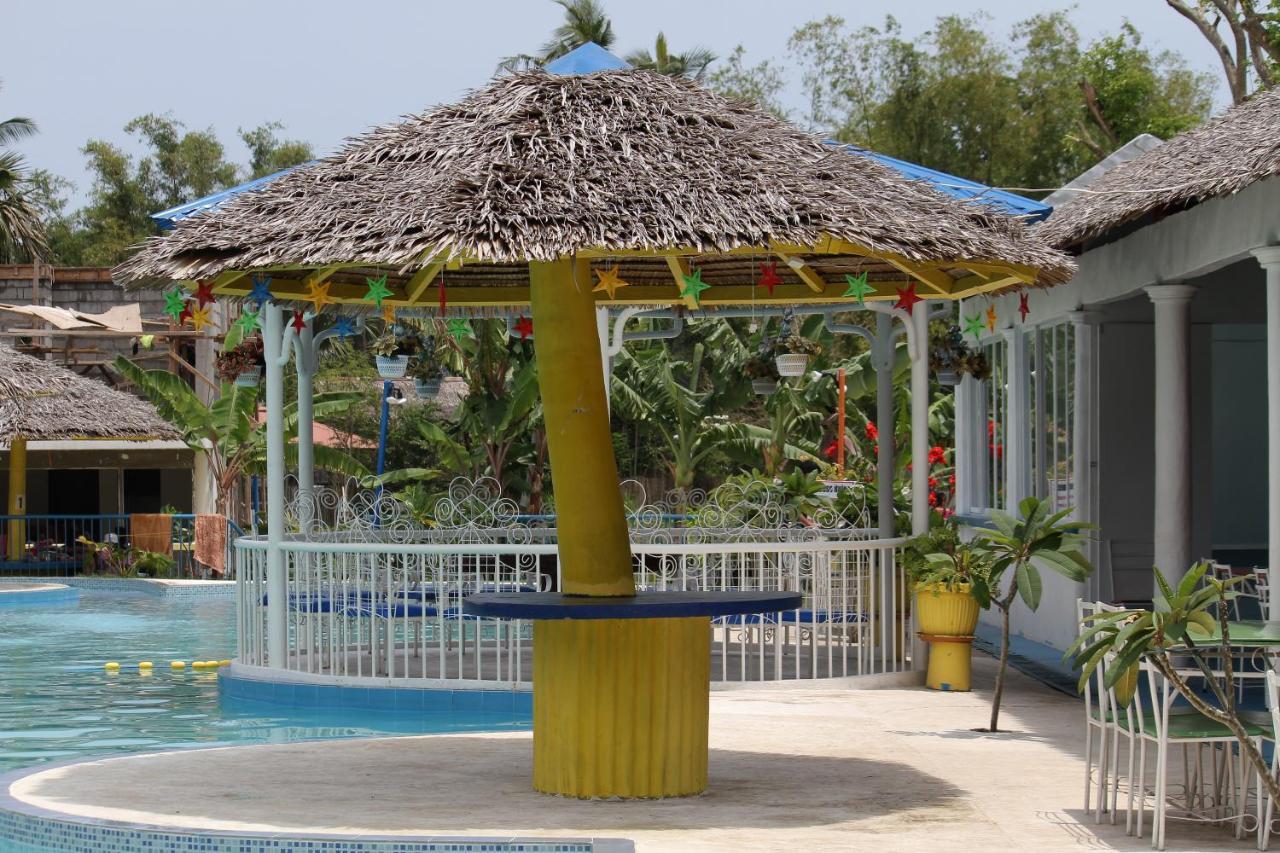 Sweetwater Resort Zamboanguita  Buitenkant foto